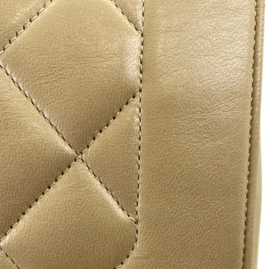 Iduna, 2 Series Medium Beige Lambskin with seal and card