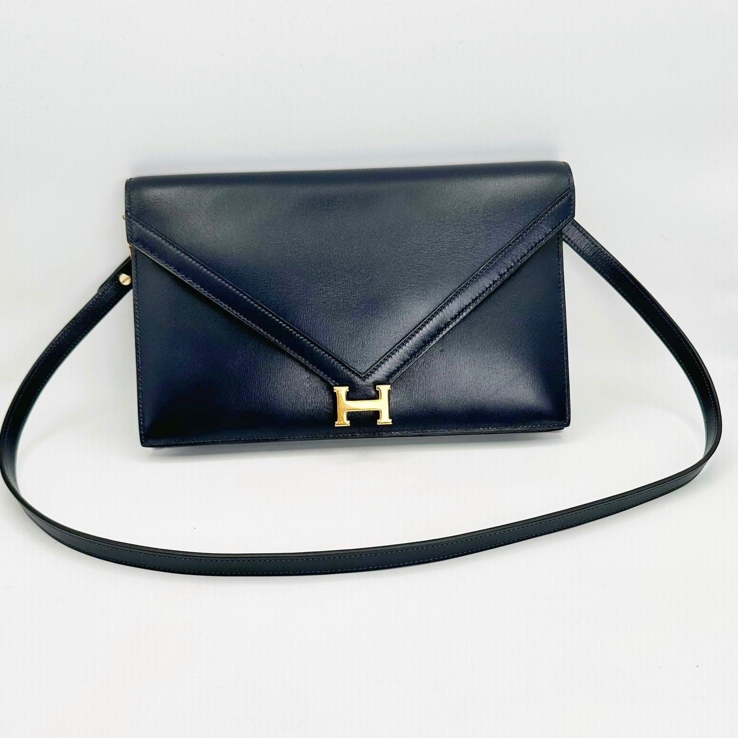 Belle, ⭕H 1978 navy box Lydie with gold hardware