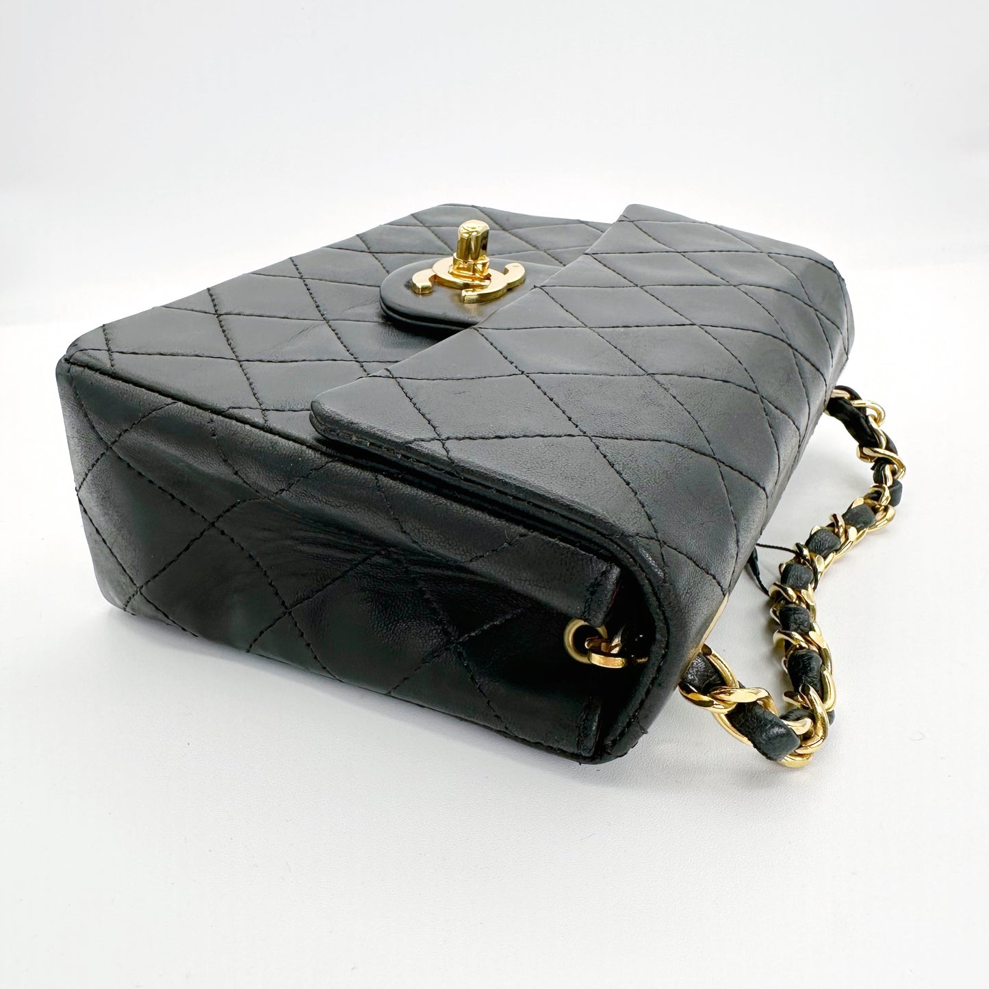 Akane, Vintage Authentic Chanel 0 series 17cm mini square black lambskin with seal