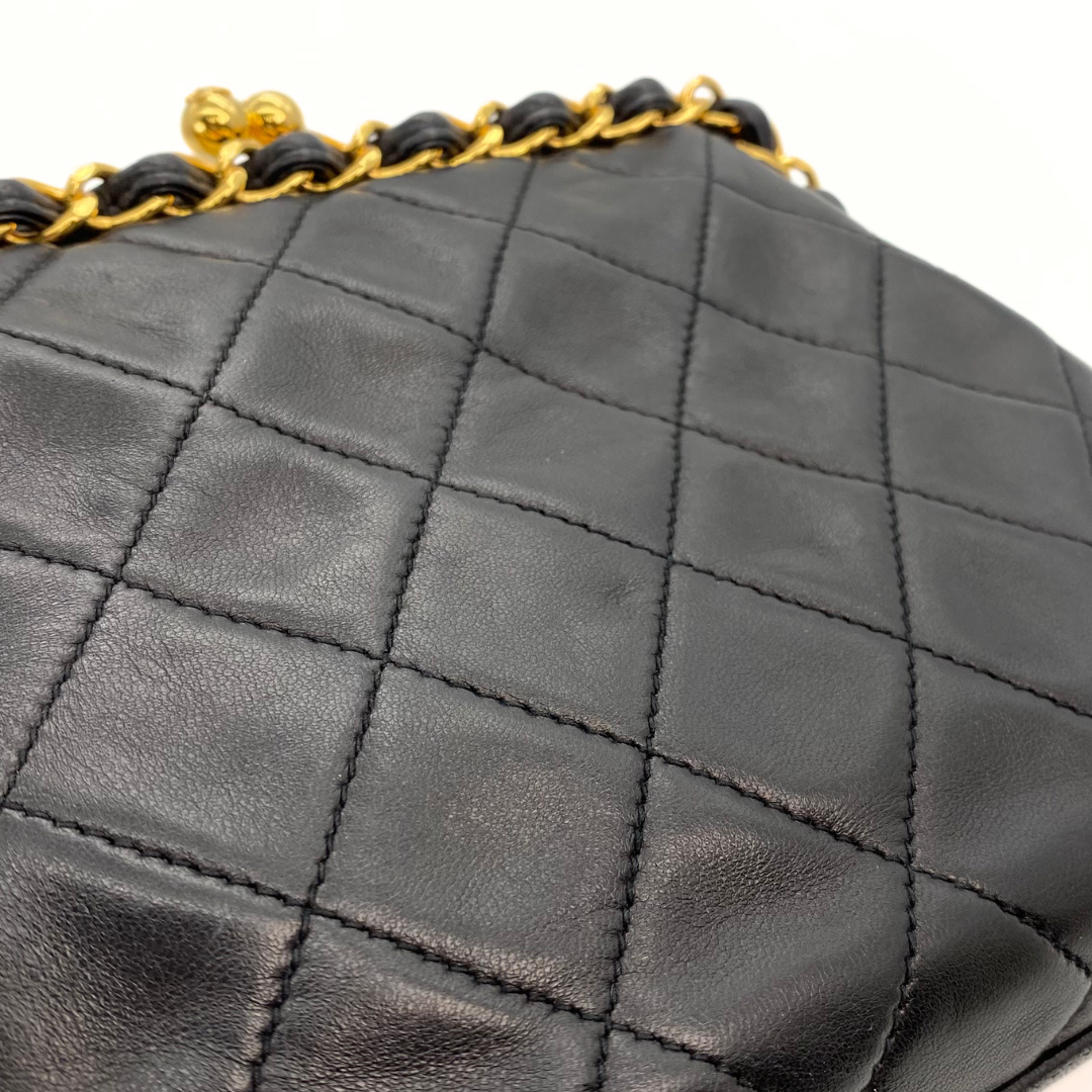 Gawin, 3 Series Mini Kisslock Black Lambskin with seal and card