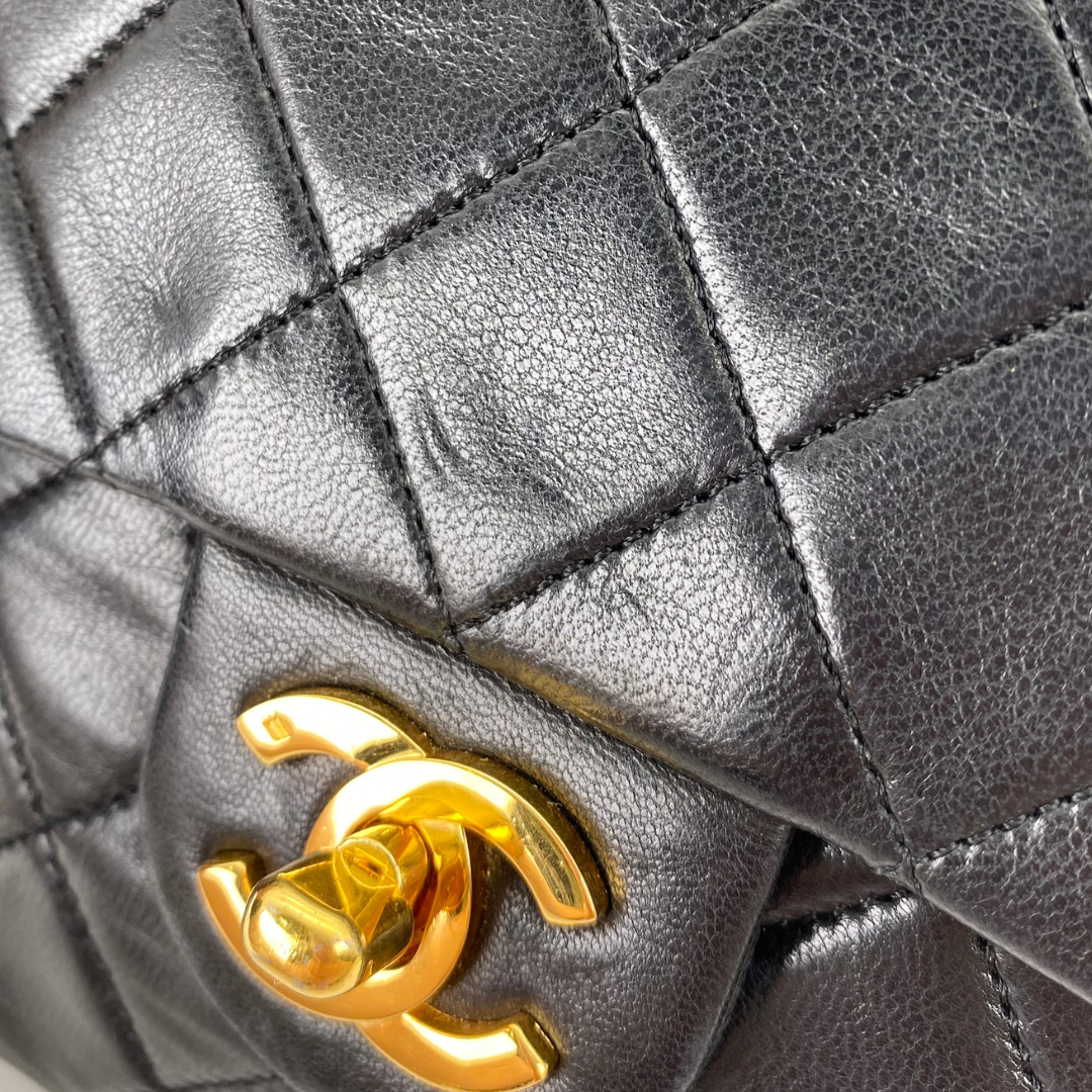 Hayato, 2 Series Mini Sq17 Black Lambskin with Bijoux Chain with seal only