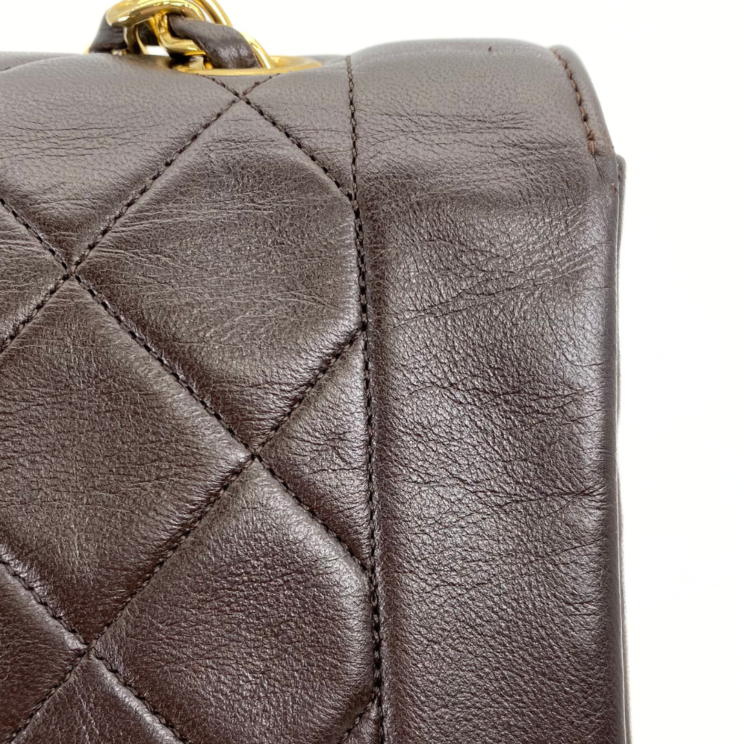Yukiko, 1 Series Medium Brown Lambskin Tab Border Single Flap with seal and card