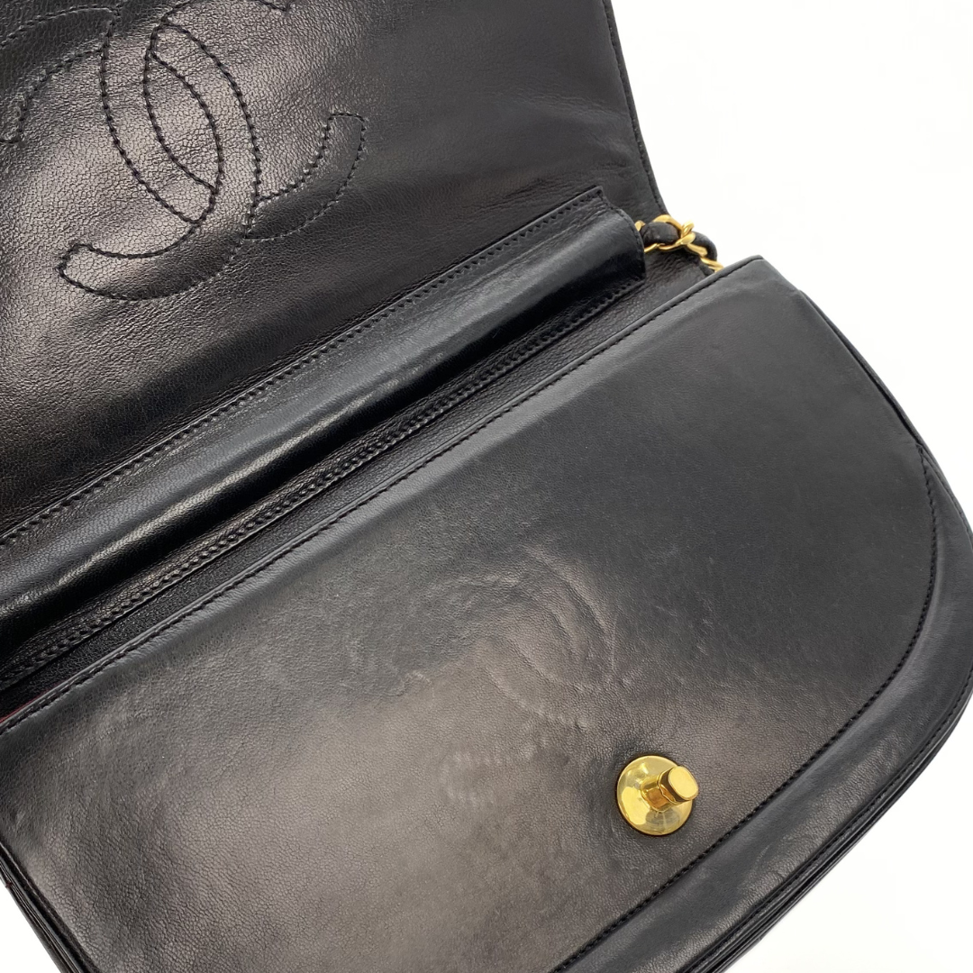 Ega, 0 Series Wave Stitch Black Lambskin Half moon with seal and card