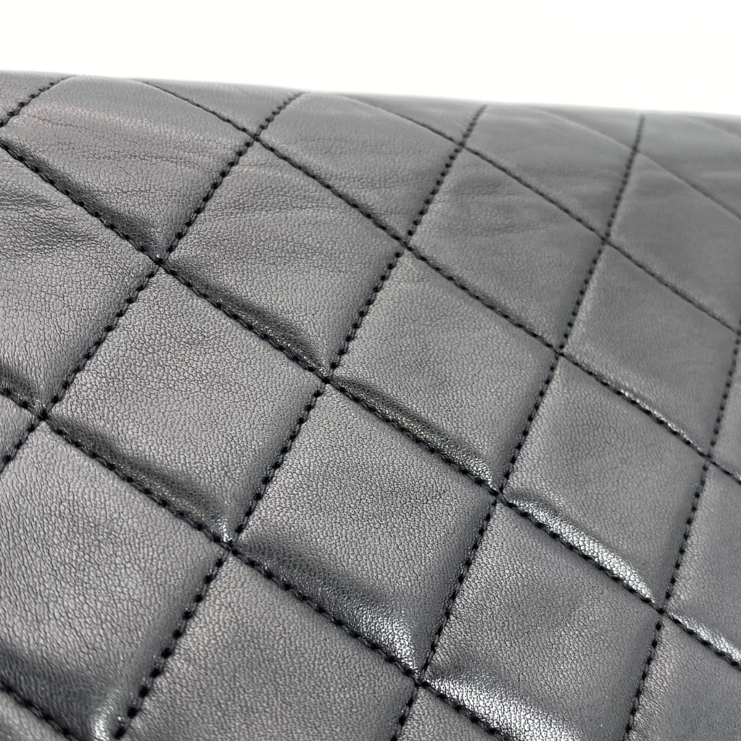 Azusa, 1 Series Square 20 Black Lambskin with seal and card