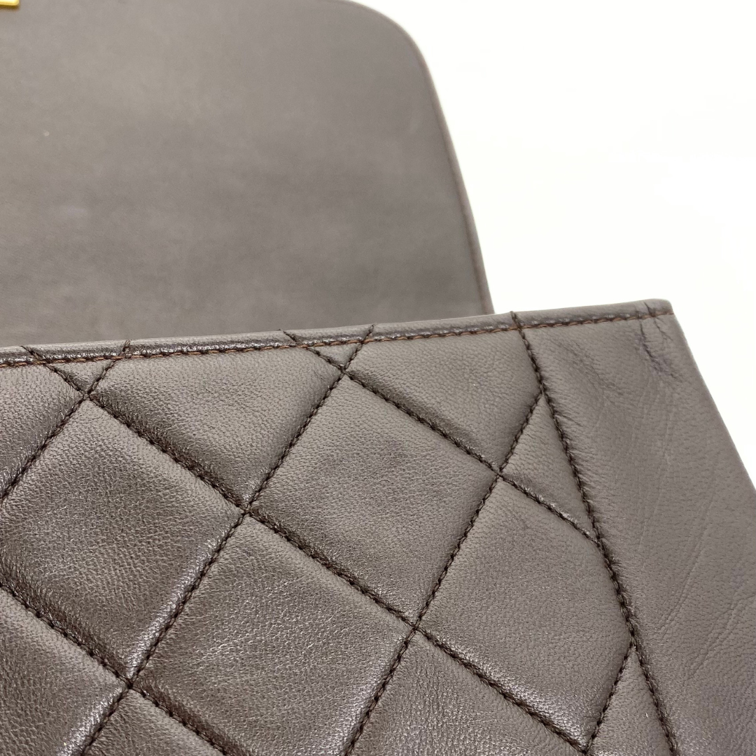 Yukiko, 1 Series Medium Brown Lambskin Tab Border Single Flap with seal and card