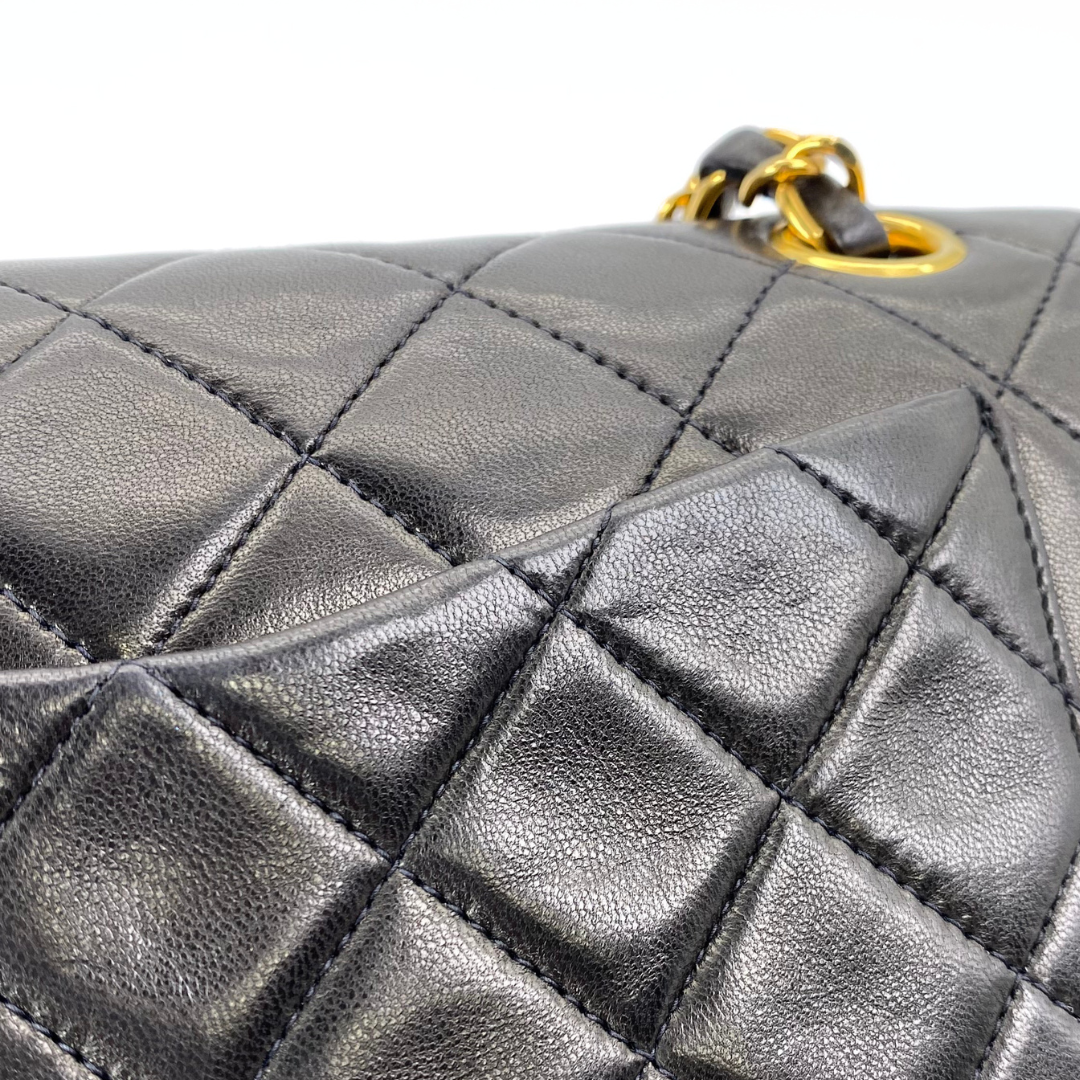 Iloma, 2 Series Small Classic Flap Black Lambskin with seal and card