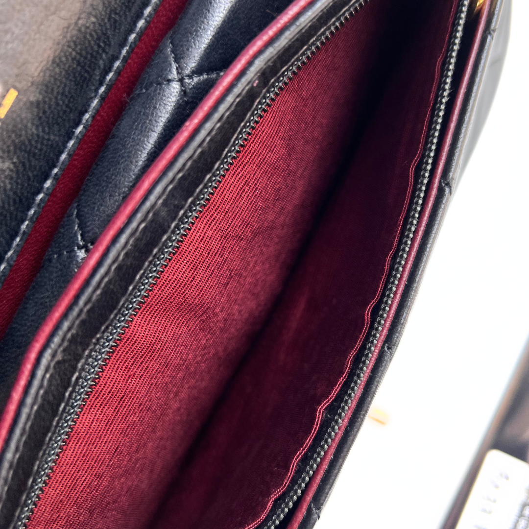 Elian, 1 Series Jumbo Flap Black Lambskin with Card Wallet with seal and card