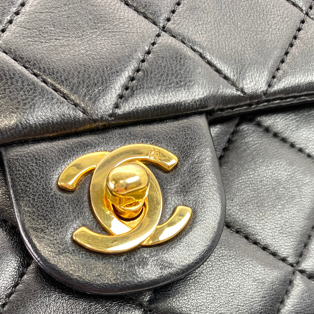 Azusa, 1 Series Square 20 Black Lambskin with seal and card