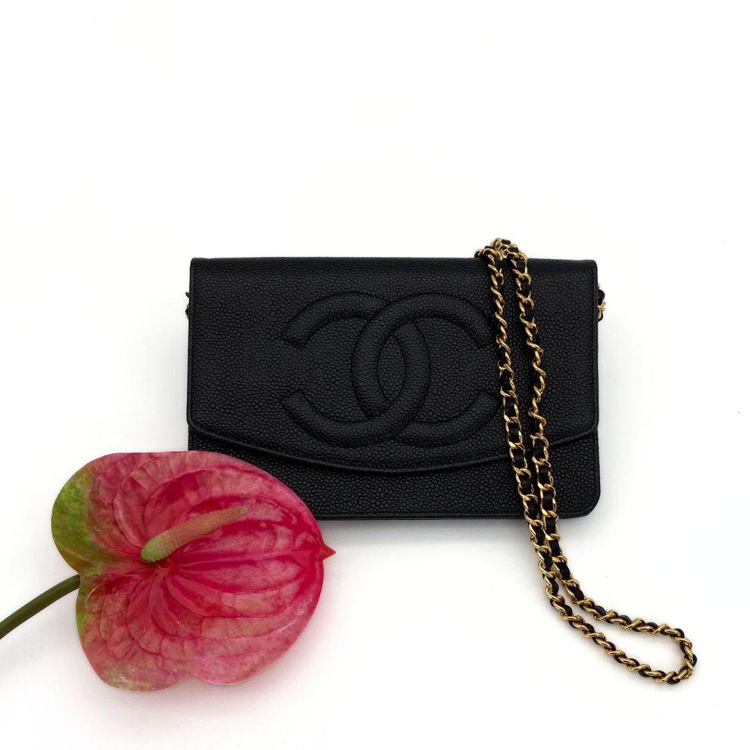 Nari, 5 Series Long Wallet Black Caviar with seal only