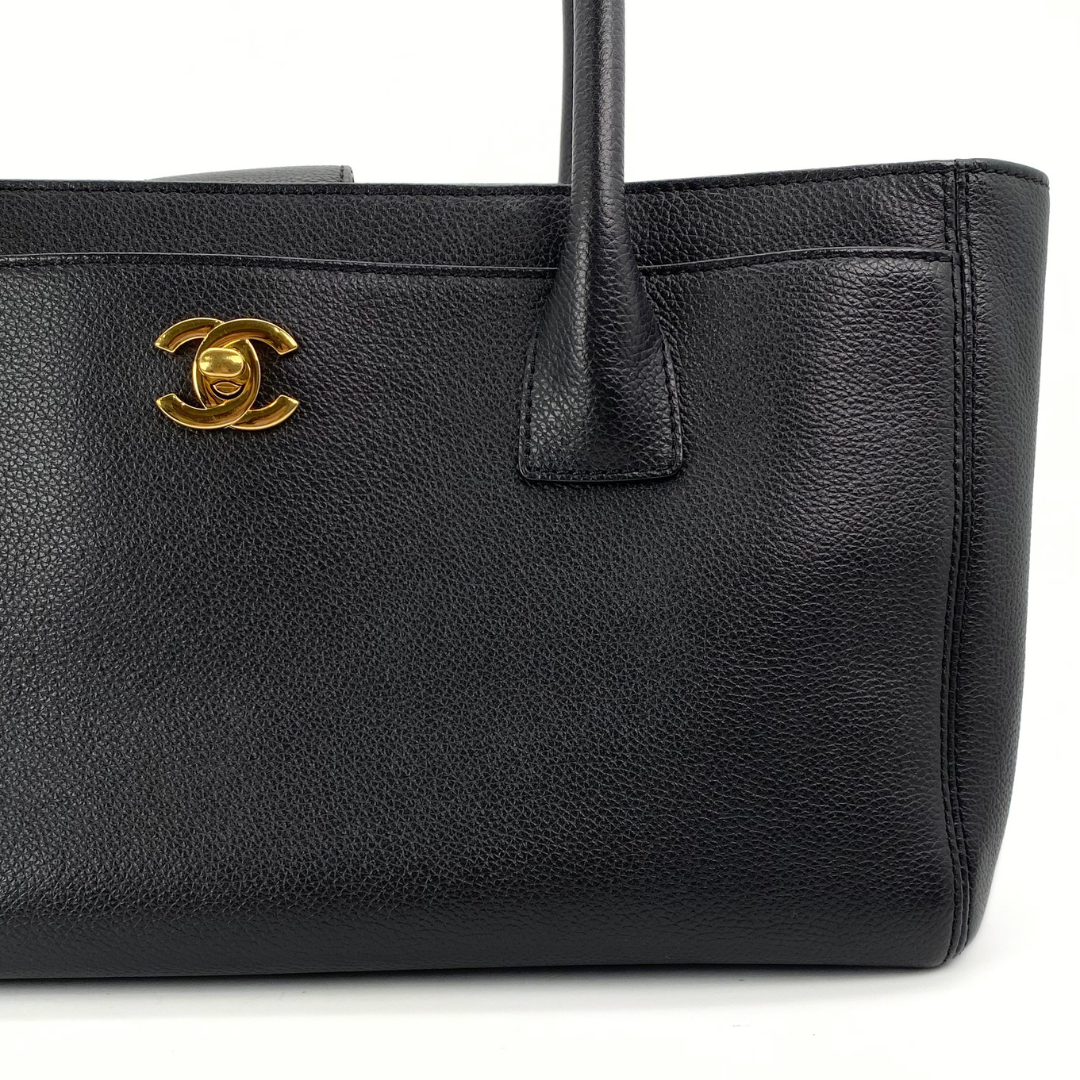 Sawyer, 16 Series Excecutive Tote Black with seal and card