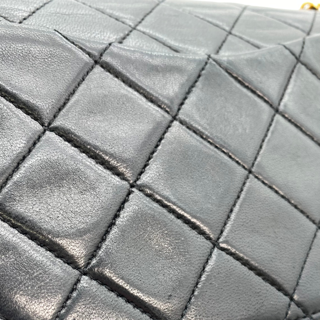 Nico, 1 Series Small Classic Flap Black Lambskin with seal and card