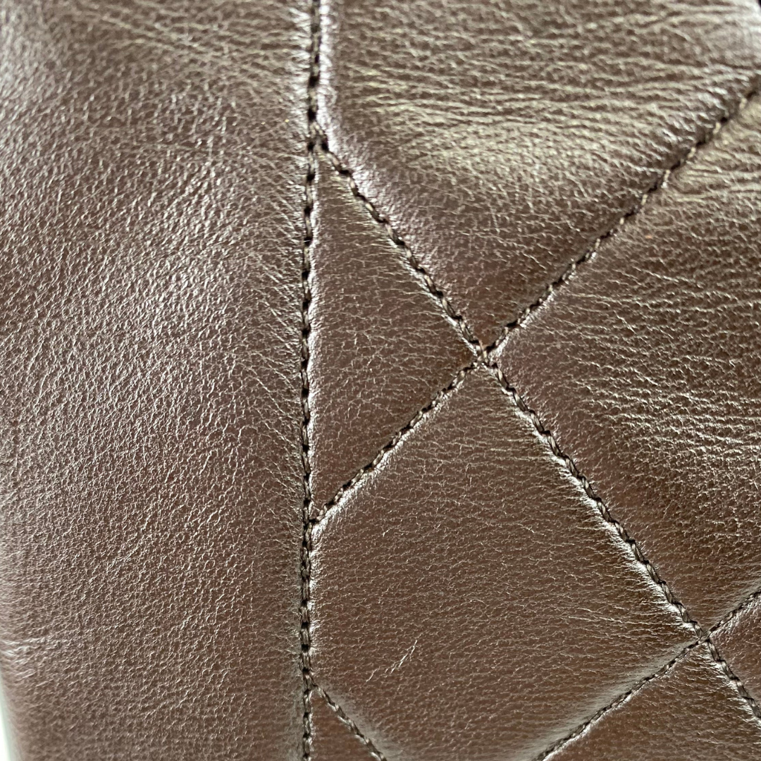 Yukiko, 1 Series Medium Brown Lambskin Tab Border Single Flap with seal and card