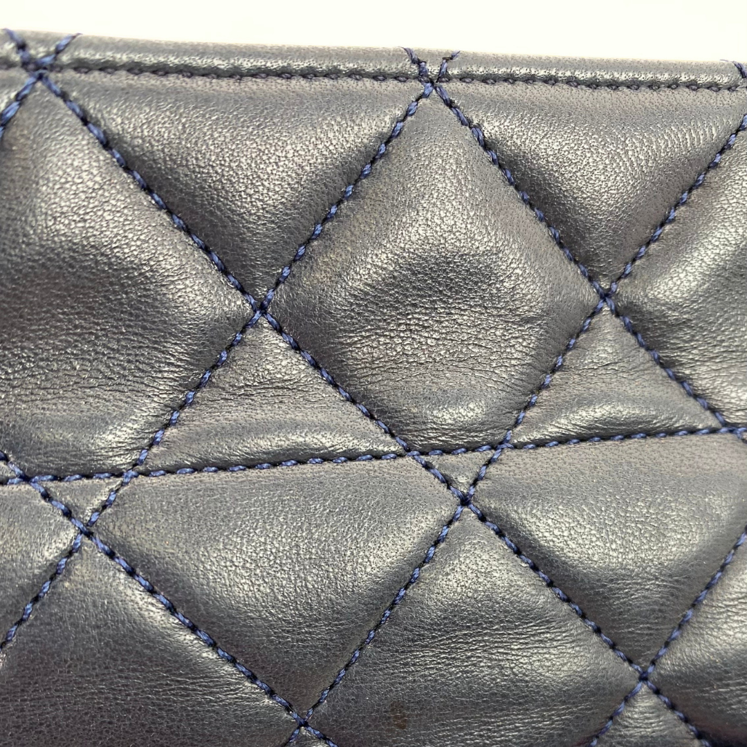 Taiga, 1 Series Navy Lambskin Tote with seal only