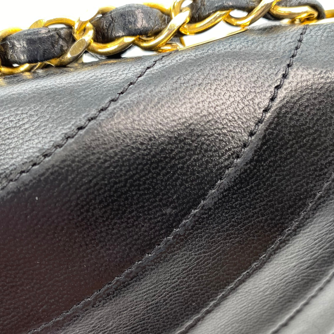 Awino, 1 Series Wave Stitch Black Lambskin with seal only