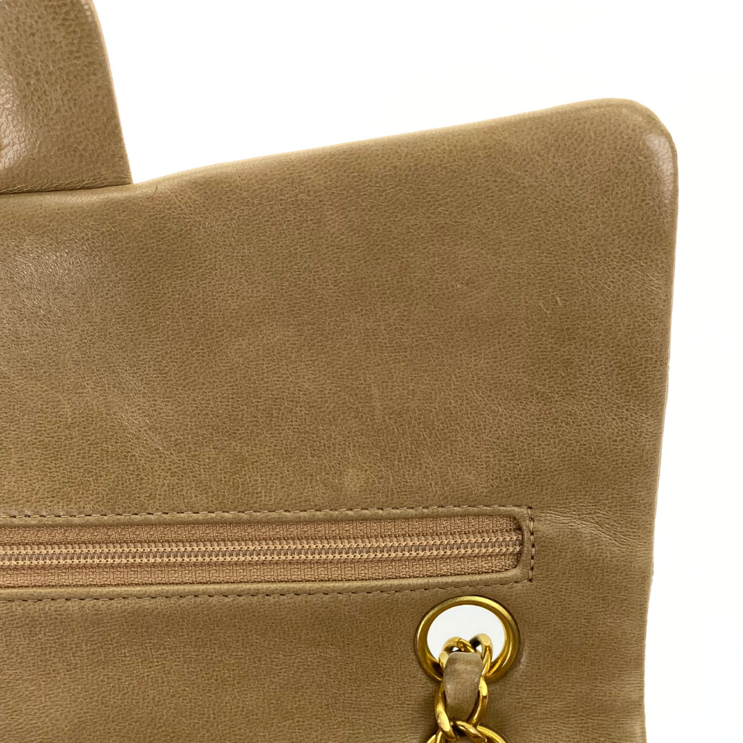 Jiwoo, 2 Series Small Classic Flap Beige Lambskin with seal and card