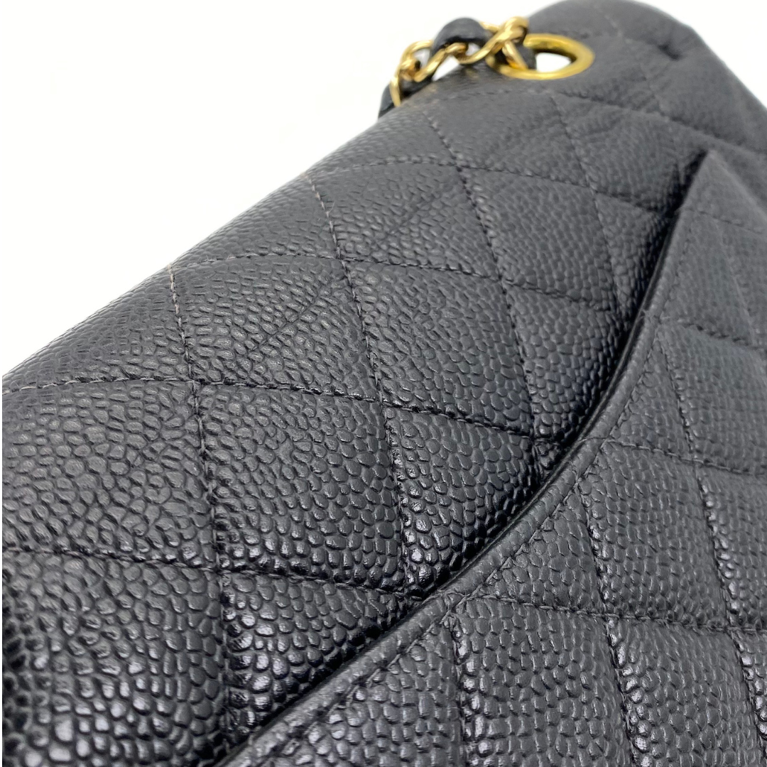 Suki, 6 Series Small Classic Flap Black Caviar with seal only