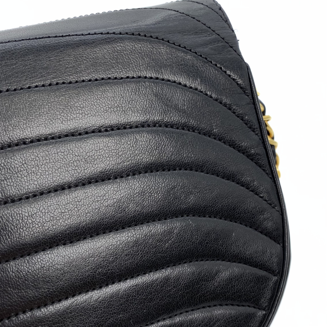 Ega, 0 Series Wave Stitch Black Lambskin Half moon with seal and card