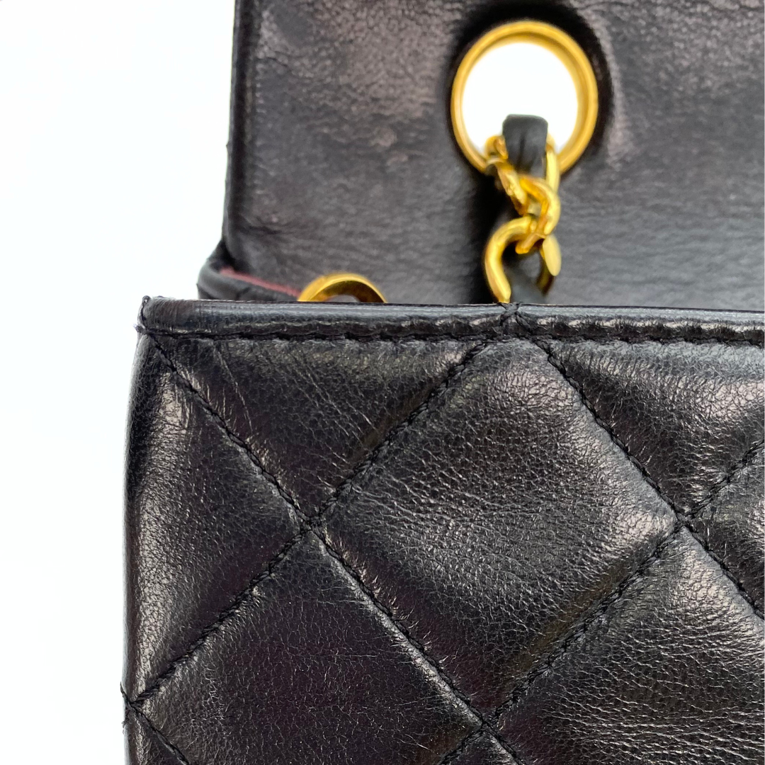 Beckett, 1 Series Small Full Flap Black Lambskin with seal and card