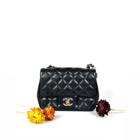 Berry, 2 Series Square 17cm Black Champagne Light Lambskin with seal and card