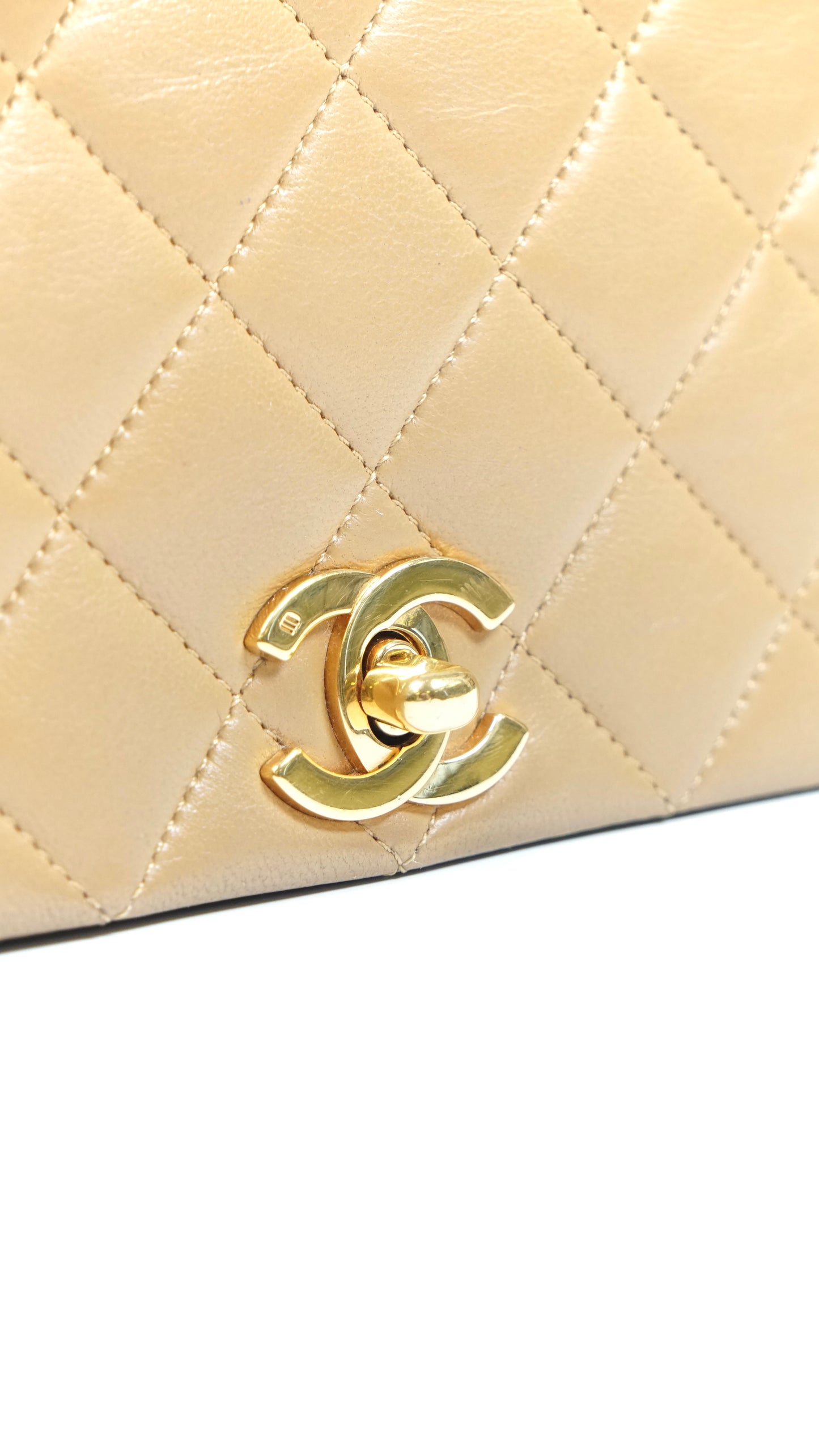 Stanislaw, 1 series 23cm full flap yellow caramel lambskin with seal and card