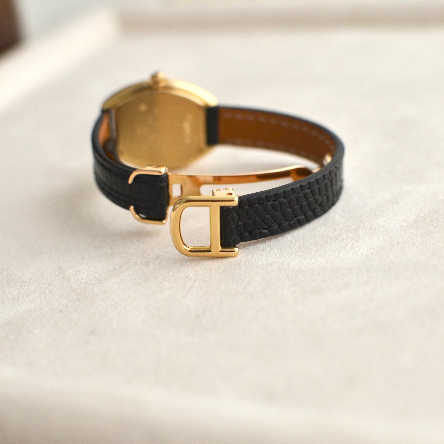 Roxy, Cartier Tonneau Guilloche SM
