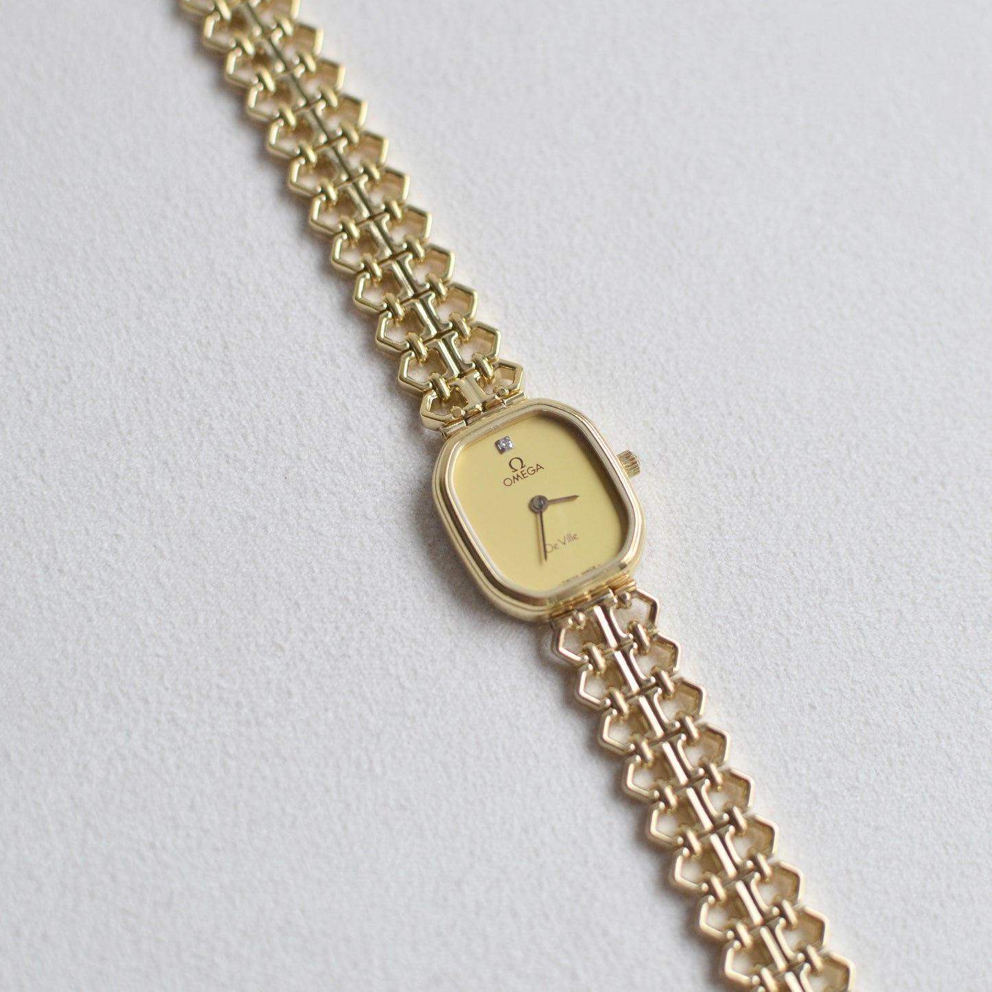 Tissa, Omega Deville