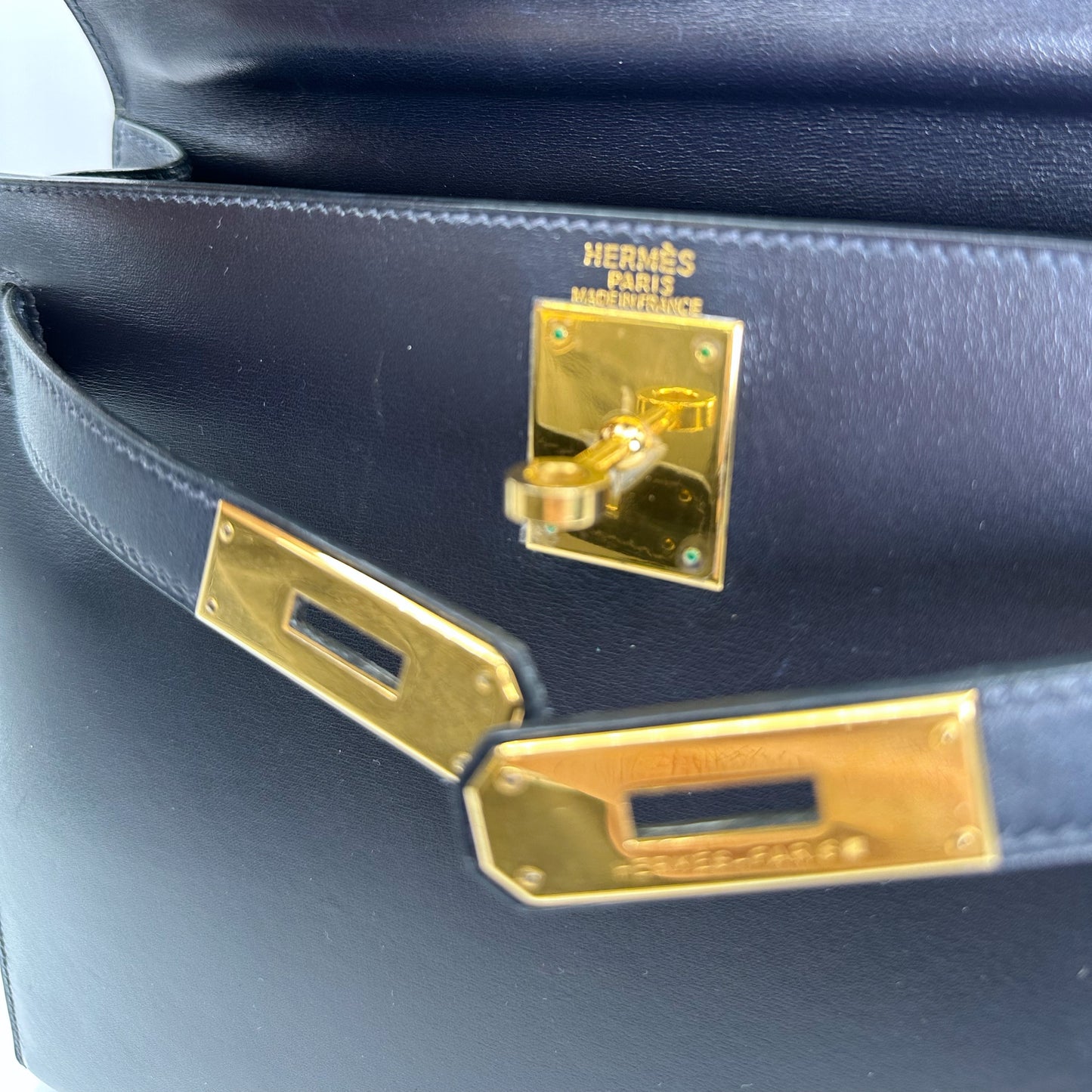 Carmela, Vintage Authentic Hermes 🟥B 1998 kelly 28 sellier stitching navy box GHW with strap, chain, clochette, and key