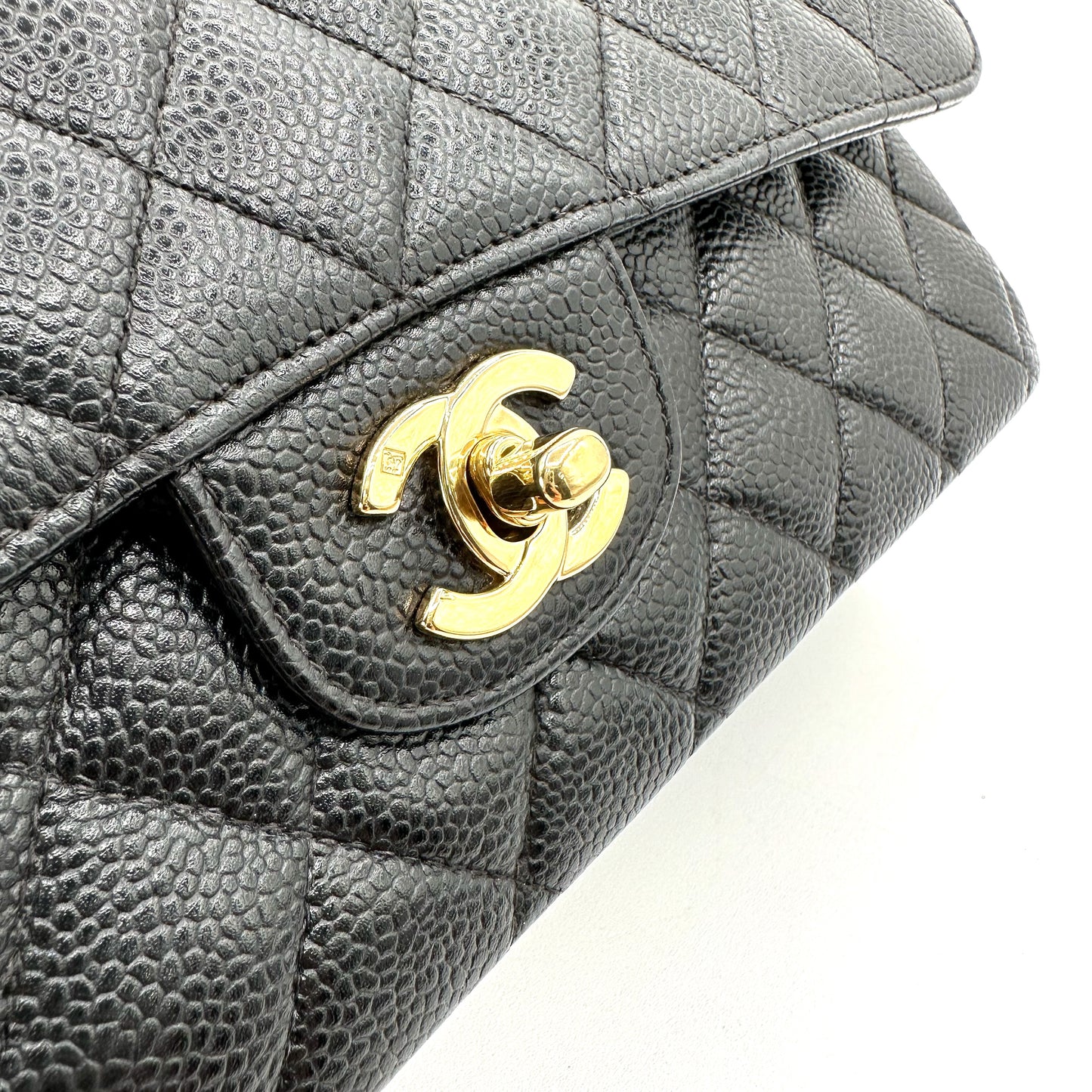 Laurel, 7 series medium classic flap black caviar with seal and card