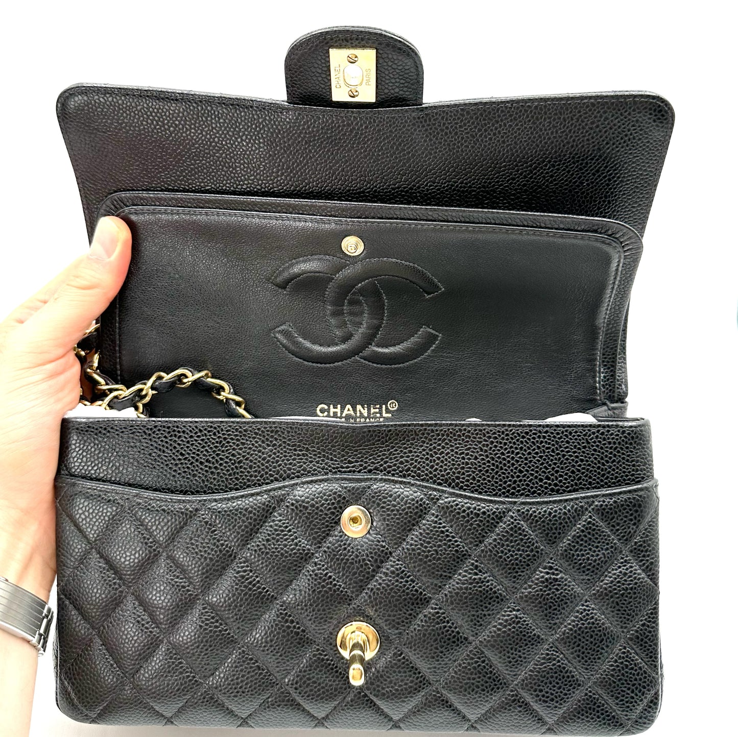 Laurel, 7 series medium classic flap black caviar with seal and card