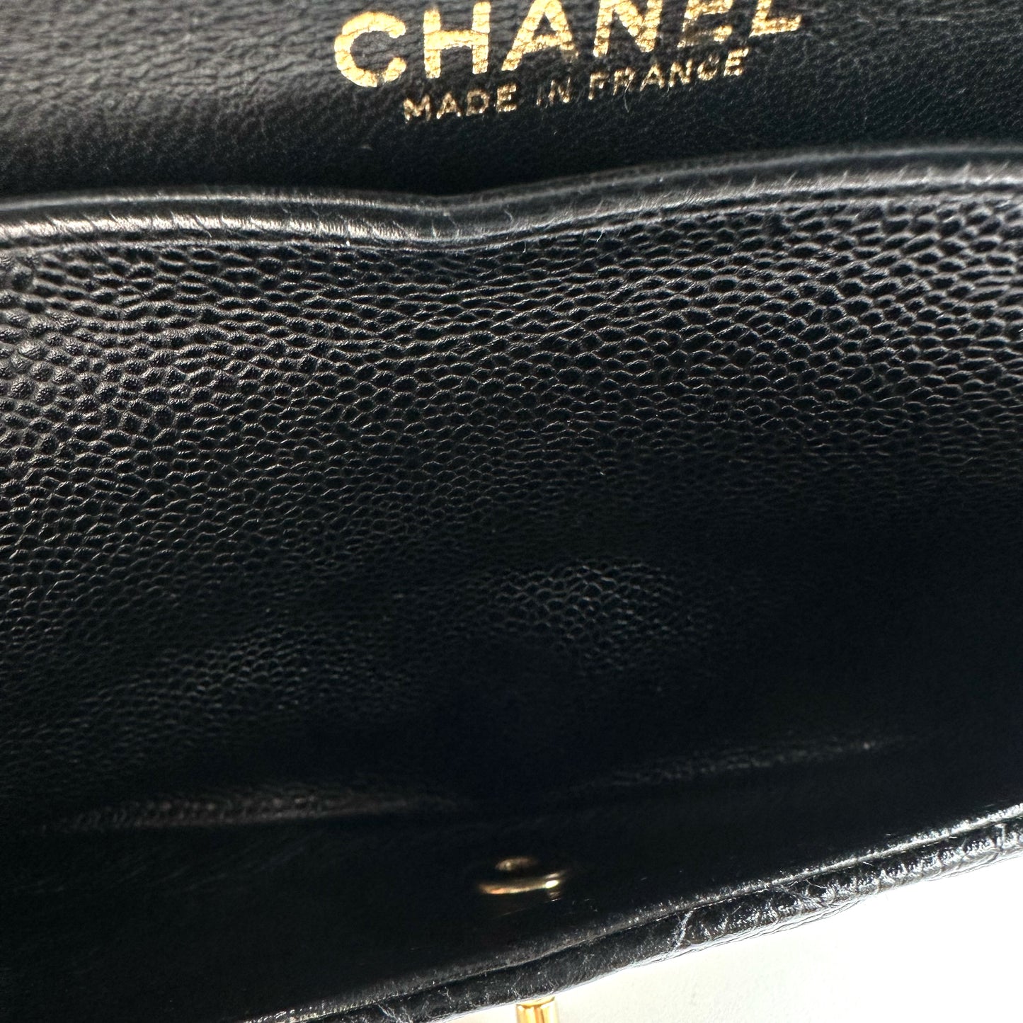 Laurel, 7 series medium classic flap black caviar with seal and card