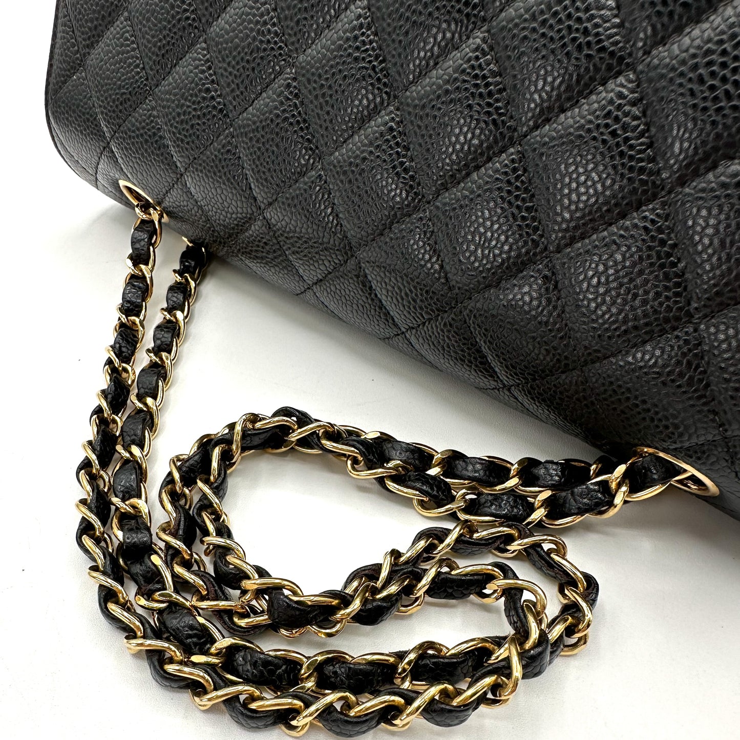 Laurel, 7 series medium classic flap black caviar with seal and card