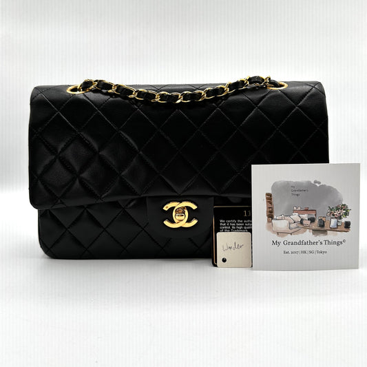 Wander, 1 Series Medium Classic Flap Black Lambskin with seal and card