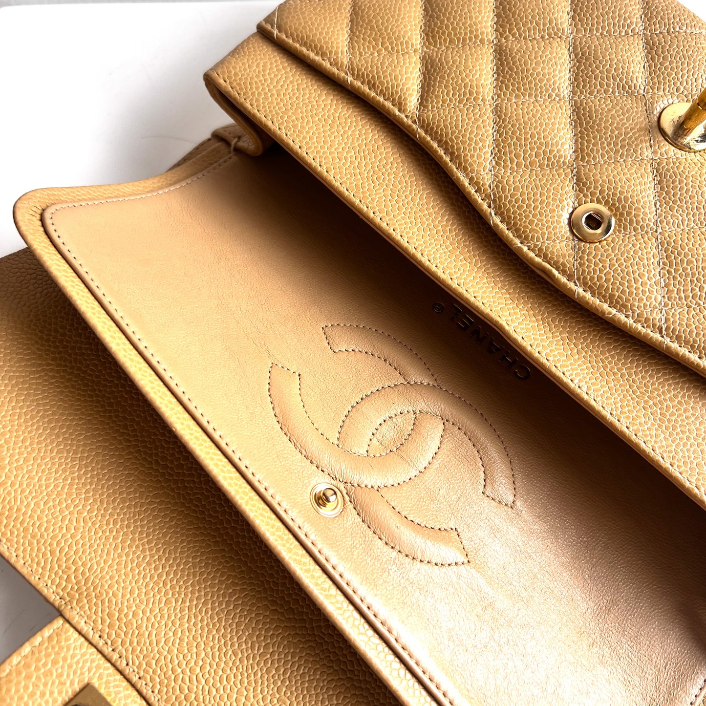 Annalise, 8 series medium classic flap beige caviar with seal and card