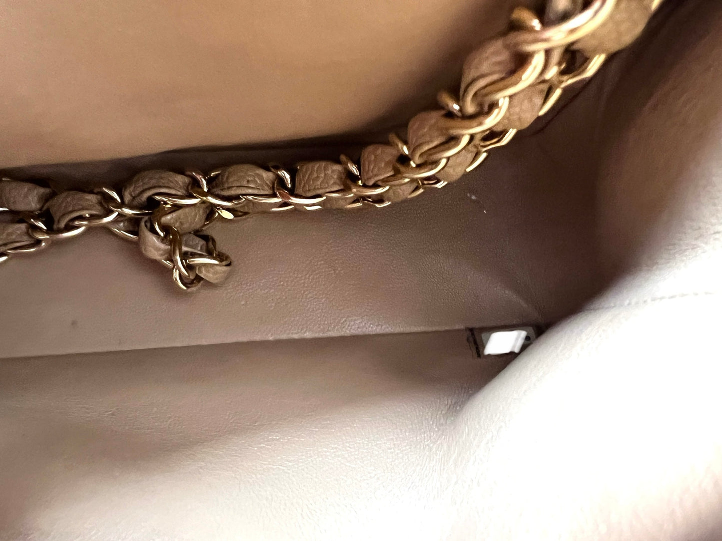 Annalise, 8 series medium classic flap beige caviar with seal and card