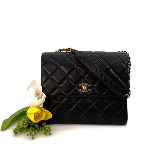 Hesse, 4 Series Matelasse Black Lambskin with seal and card