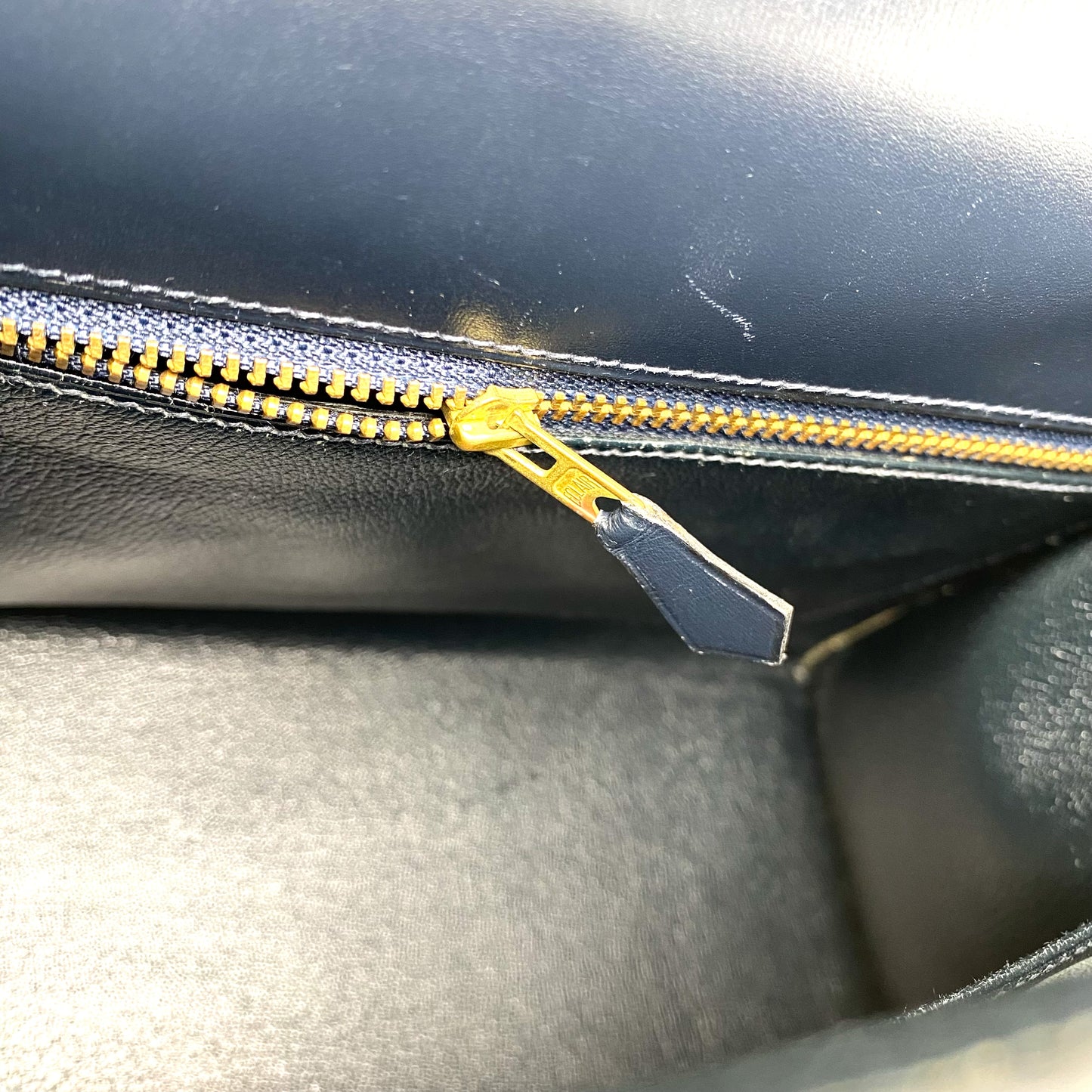 Sullivan, 1993 Kelly 28 navy box sellier stitcthing with stamp ⭕️W