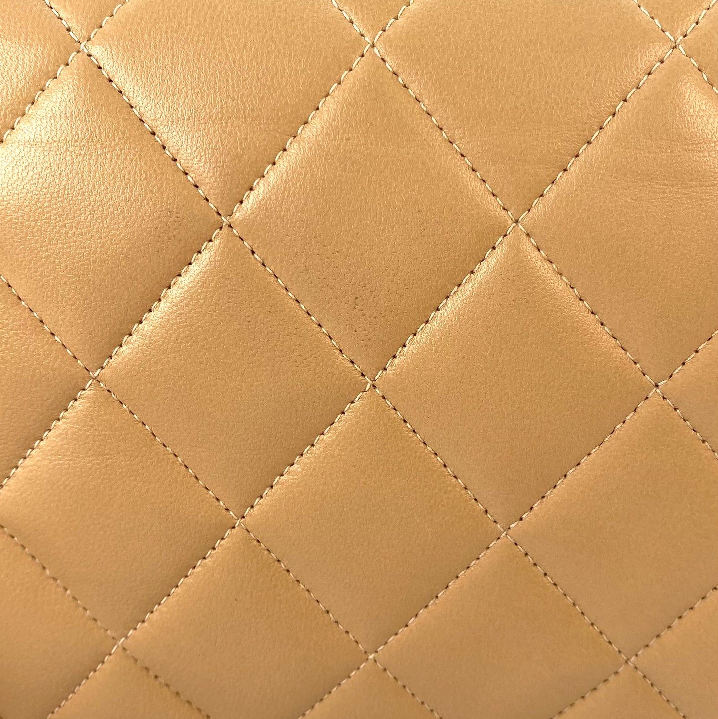 Freesia, 3 Series Small Diana Beige Lambkskin with seal and card