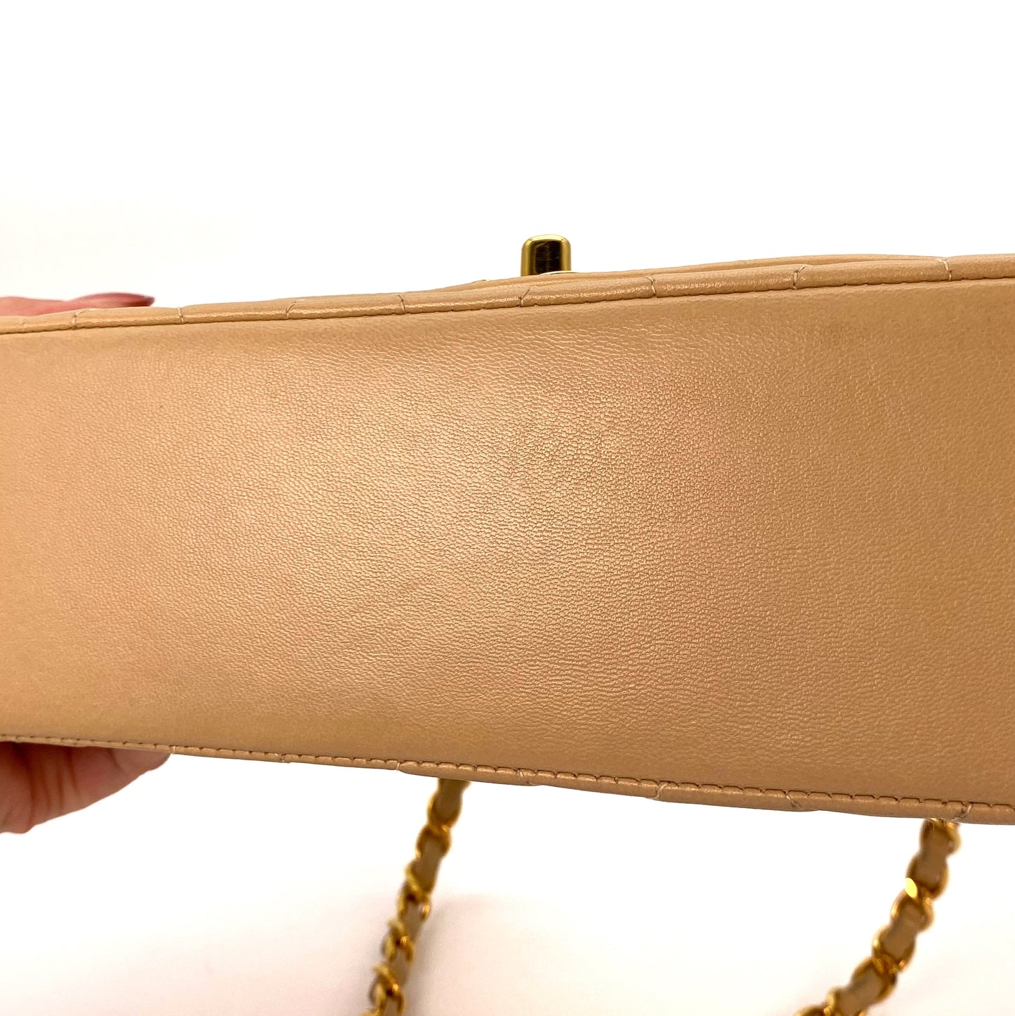 Freesia, 3 Series Small Diana Beige Lambkskin with seal and card