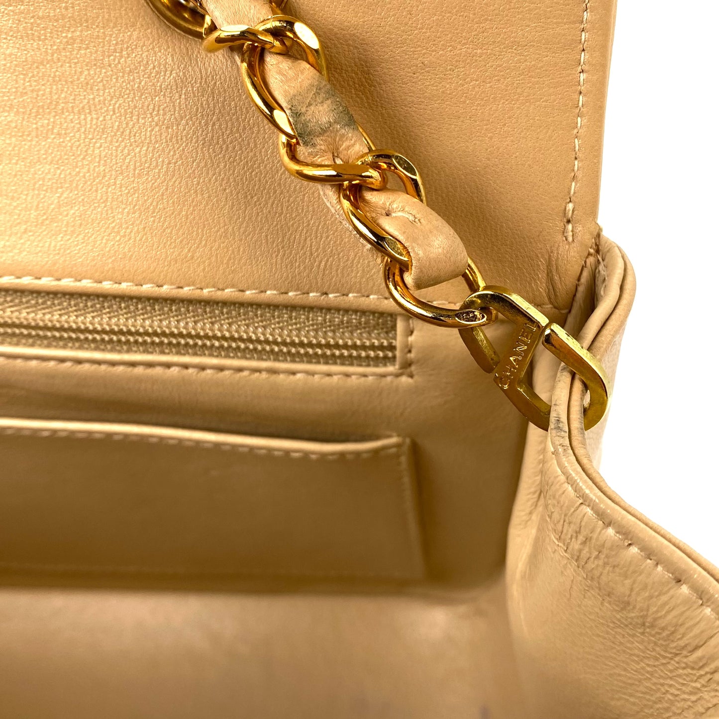 Freesia, 3 Series Small Diana Beige Lambkskin with seal and card