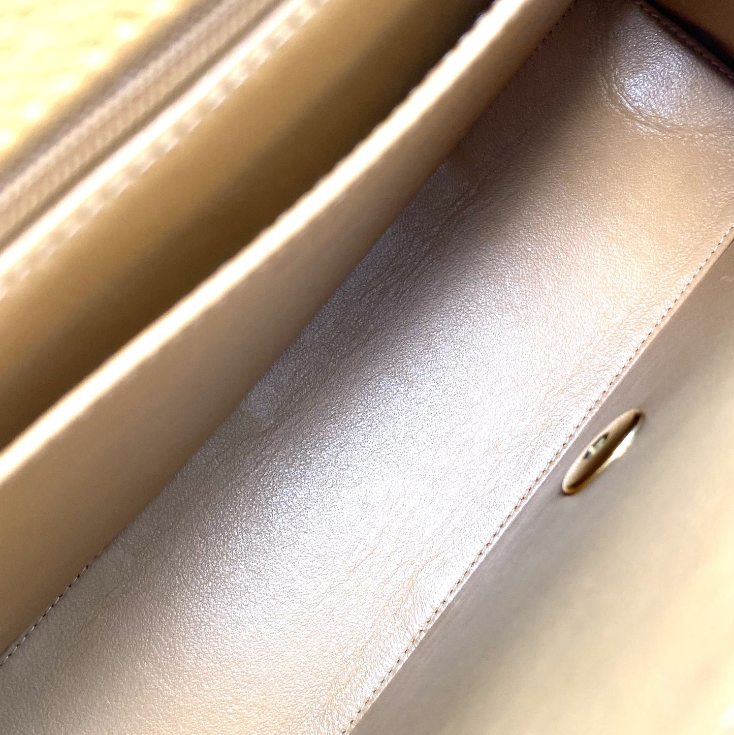 Koa, 5 Series Wild Stitch Jumbo Milk Tea Caviar with seal and card