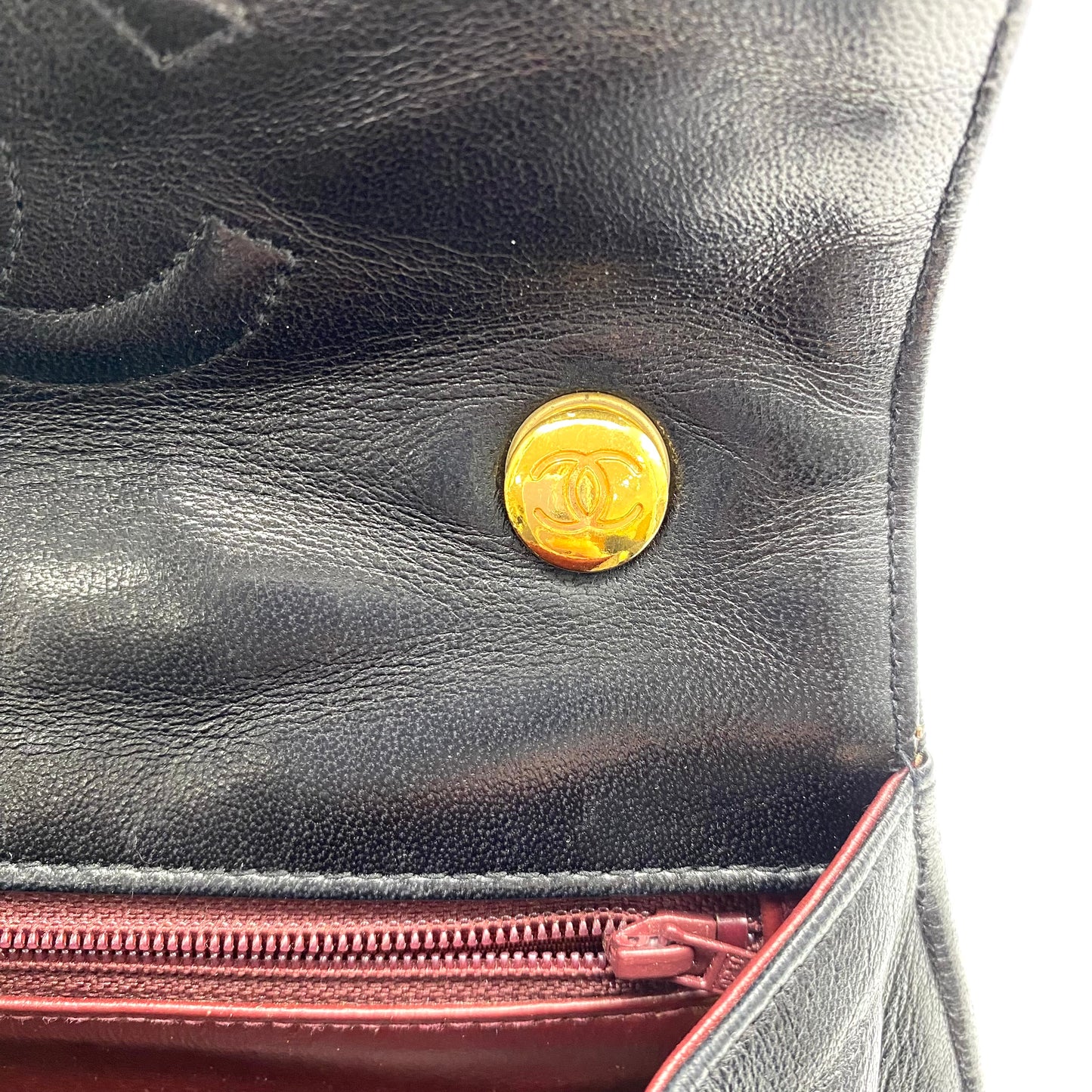 [SPRING SALE] Cortez, 1 series horizontal wave stitch trapezoid black lambskin with seal