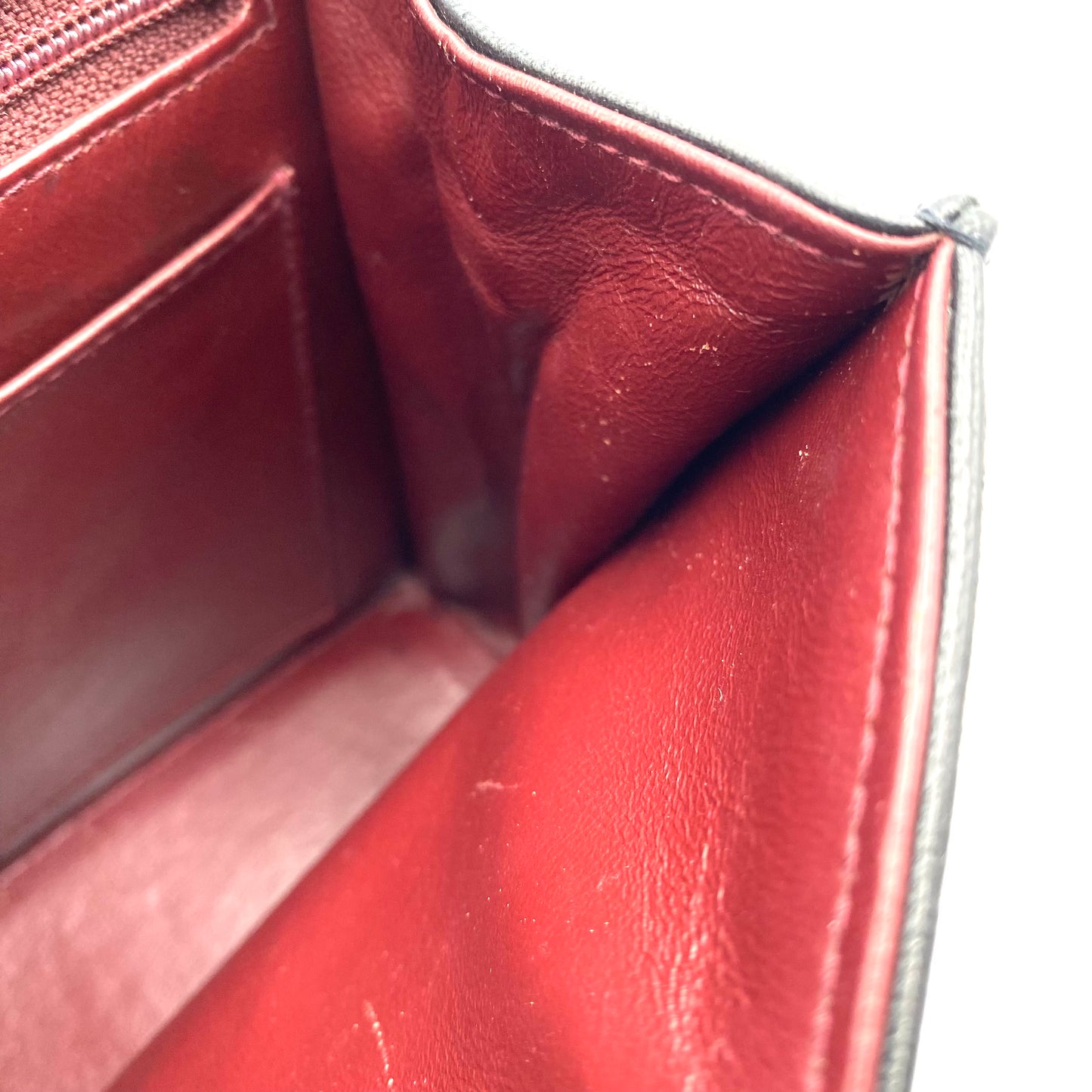 [SPRING SALE] Cortez, 1 series horizontal wave stitch trapezoid black lambskin with seal