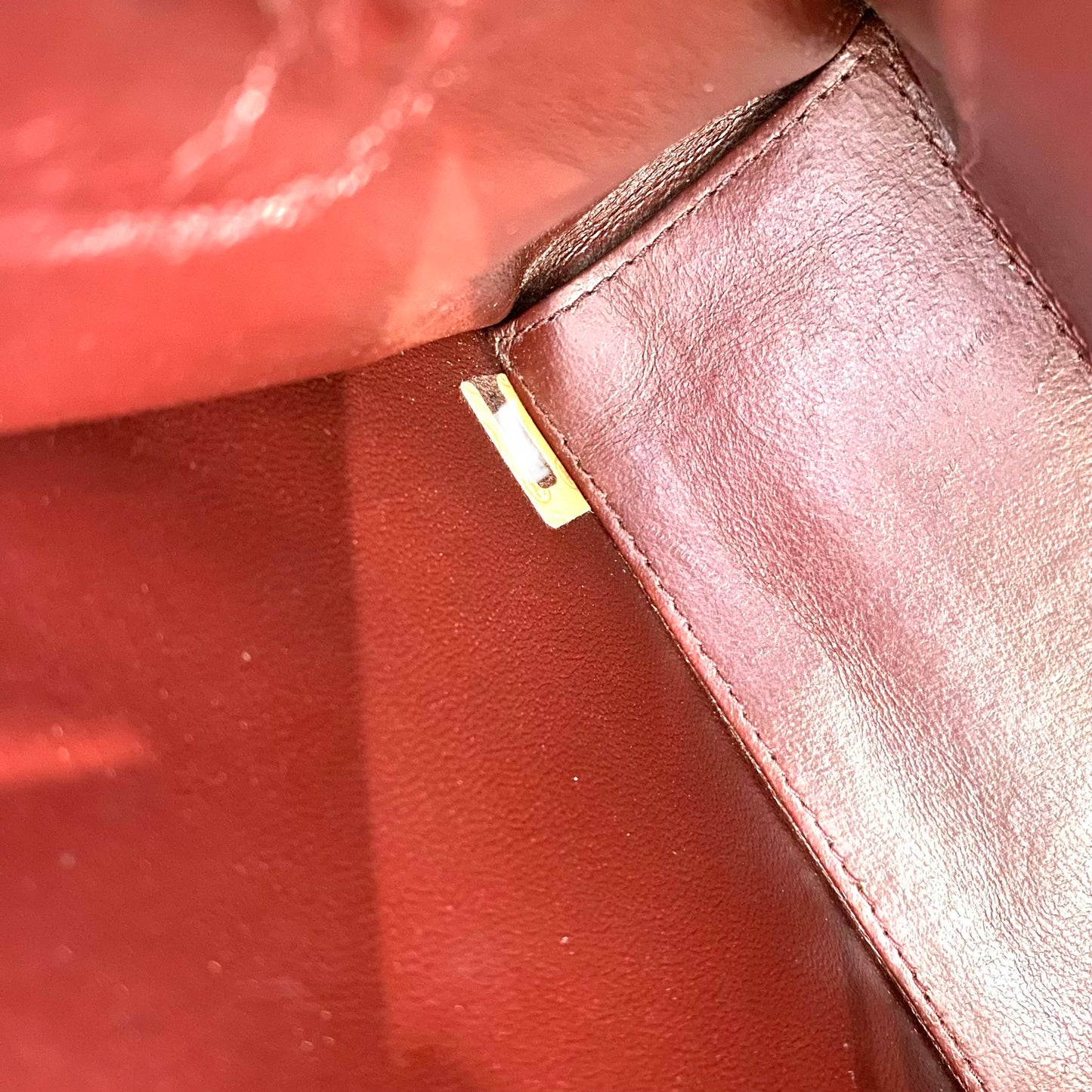 [SPRING SALE] Cortez, 1 series horizontal wave stitch trapezoid black lambskin with seal