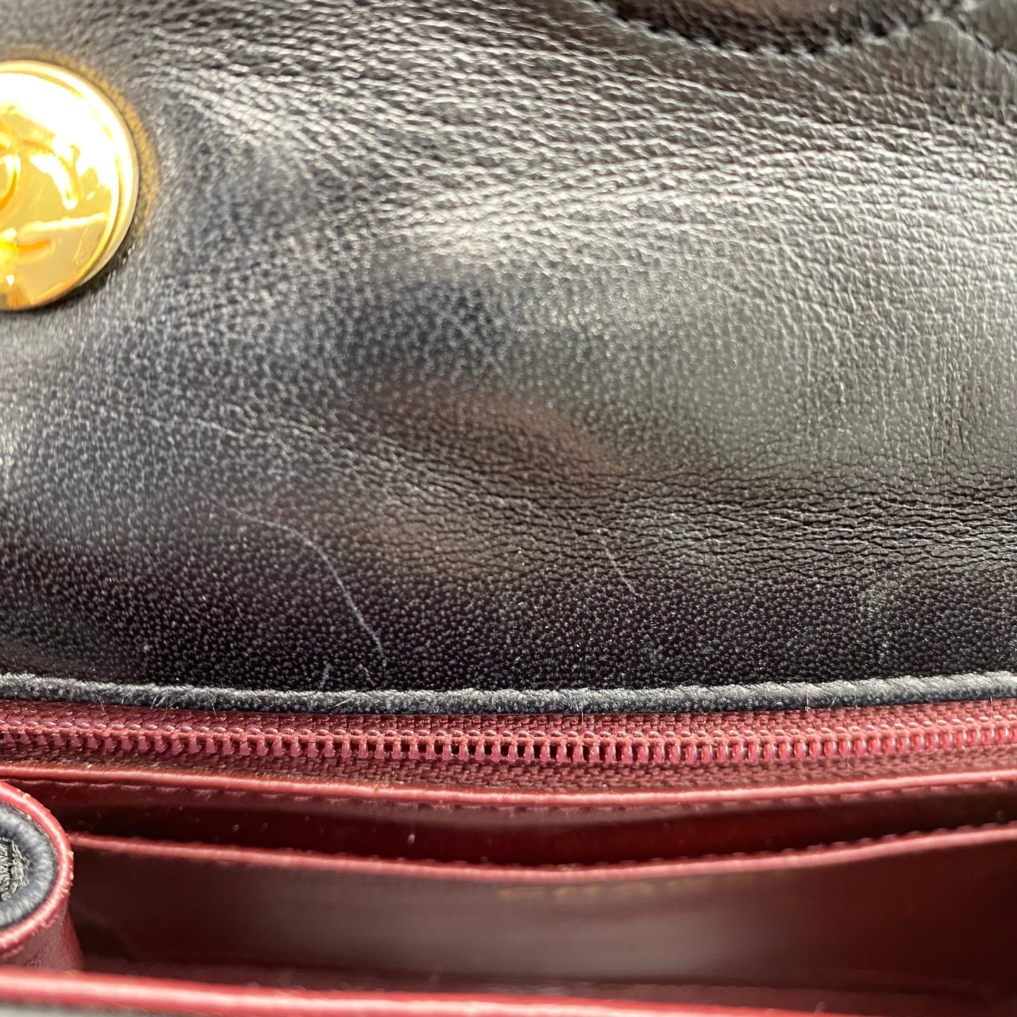 [SPRING SALE] Cortez, 1 series horizontal wave stitch trapezoid black lambskin with seal