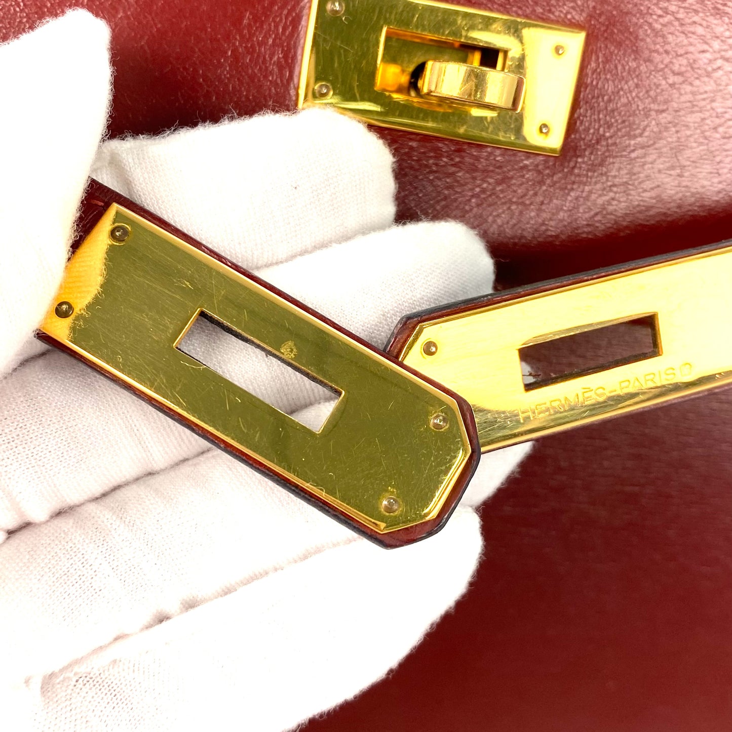 Alez, 1988 Kelly 28 Sellier Rouge H Boxcalf Gold Hardware with stamp 〇R