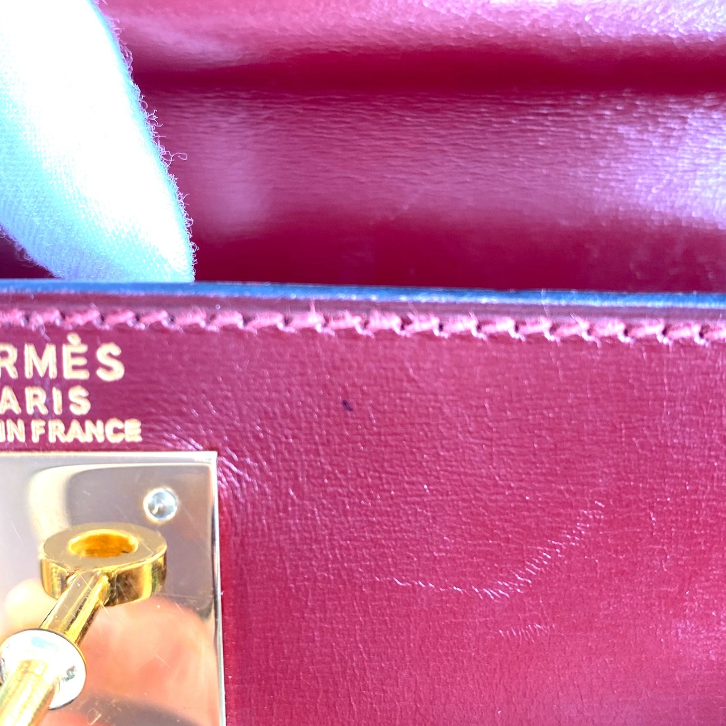 Alez, 1988 Kelly 28 Sellier Rouge H Boxcalf Gold Hardware with stamp 〇R