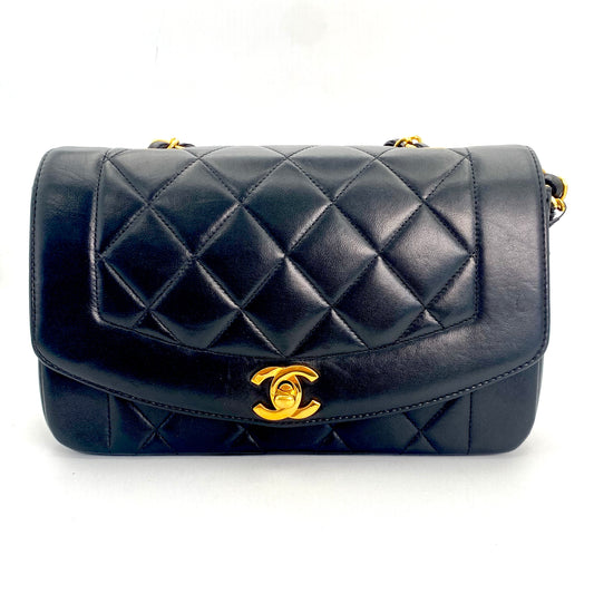 Vivienne, 3 series small black lambskin diana with seal and card