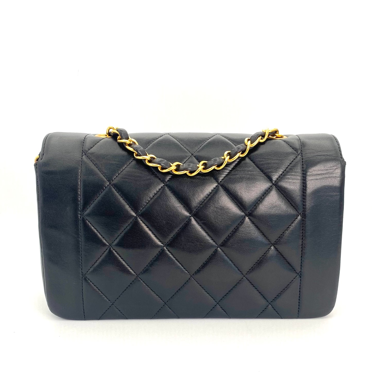 Vivienne, 3 series small black lambskin diana with seal and card