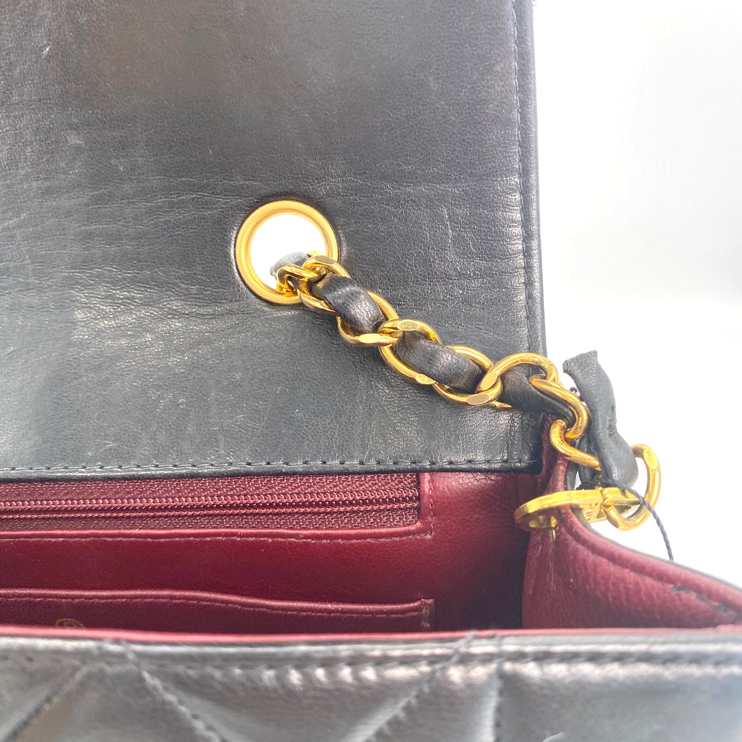 Vivienne, 3 series small black lambskin diana with seal and card