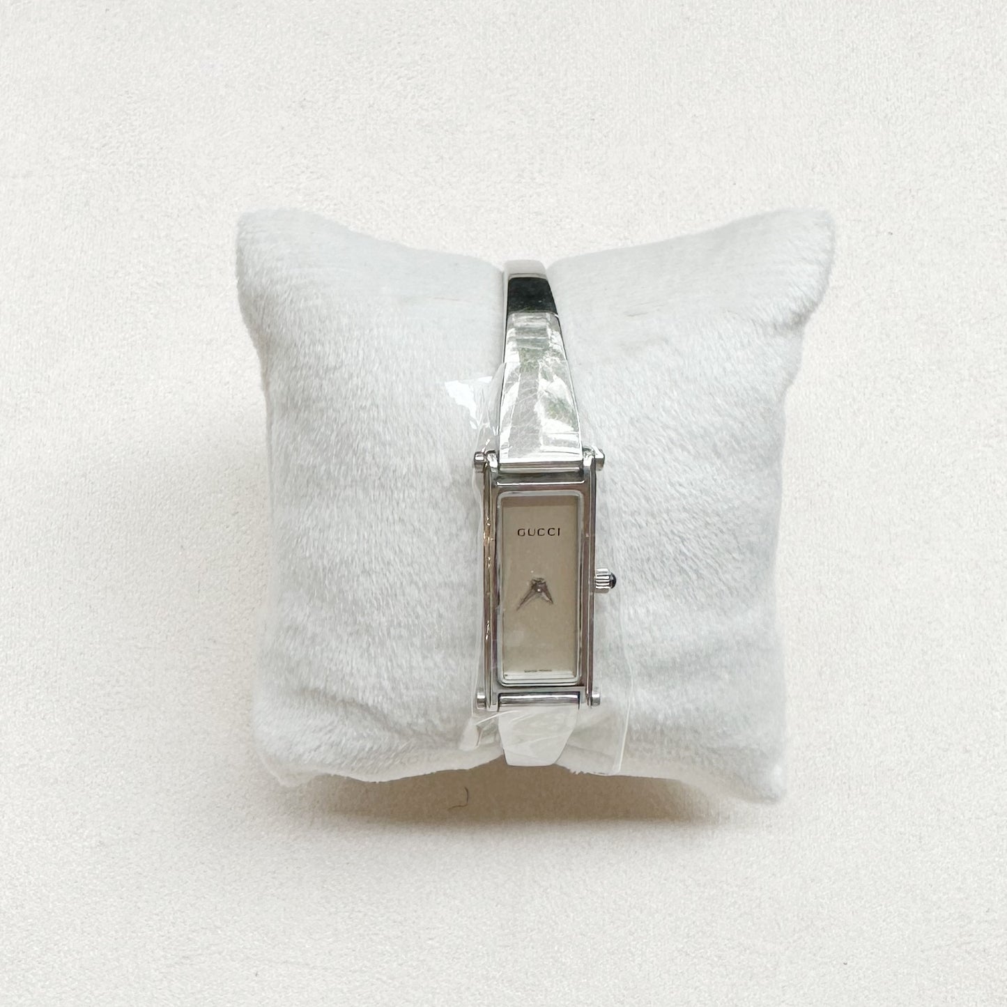 N  - GUCCI10 - Gucci Bangle Watch 1500L 1105269 SS QZ White